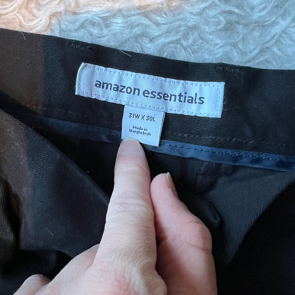 NWOT, CHINO PANT CLASSIC FIT STRAIGHT LEG NATURALLY WRINKLE-RESISTANT - Picture 9 of 16